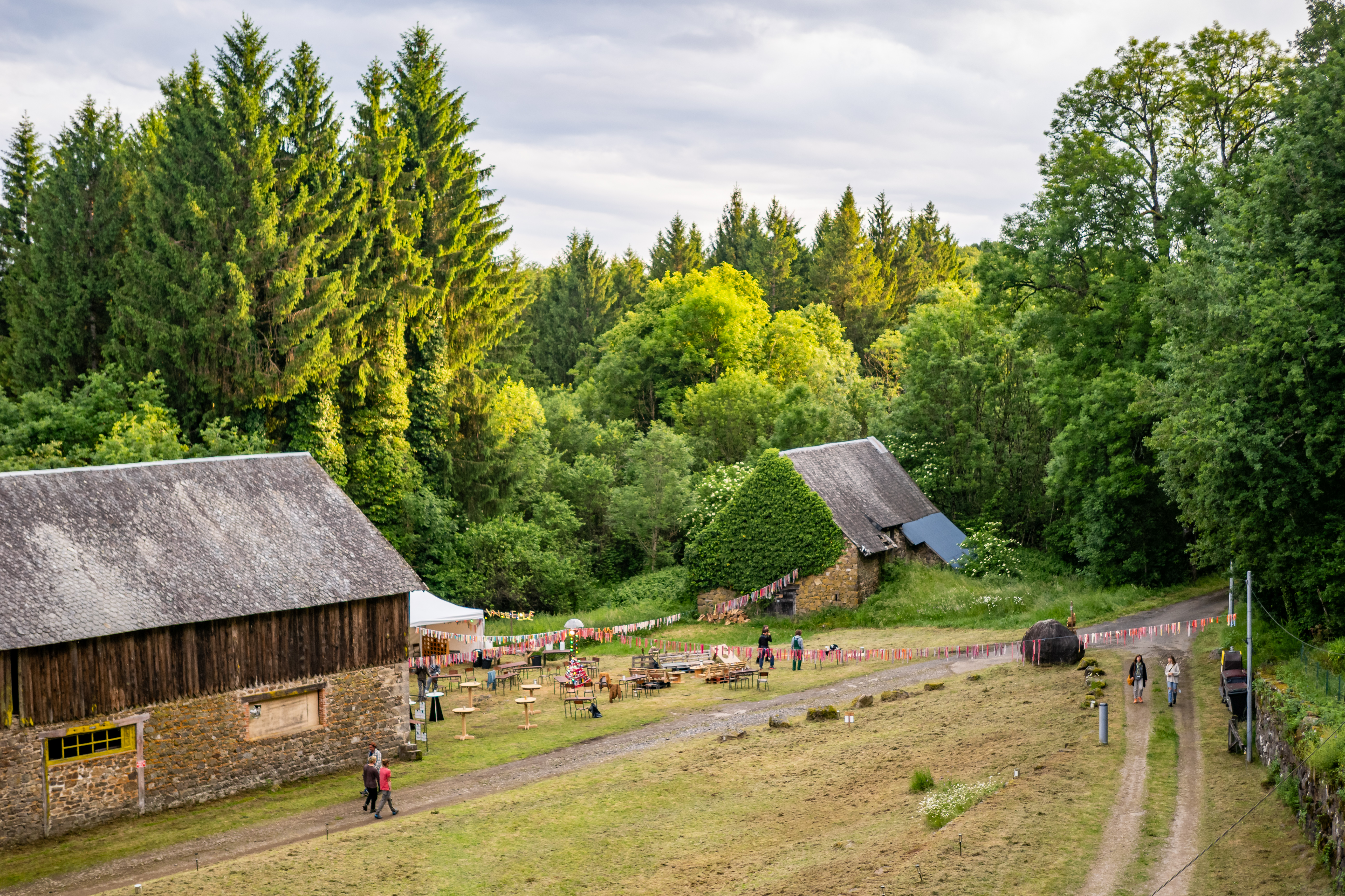 Domaine de Gravi&egrave;res.jpg (8.68 MB)